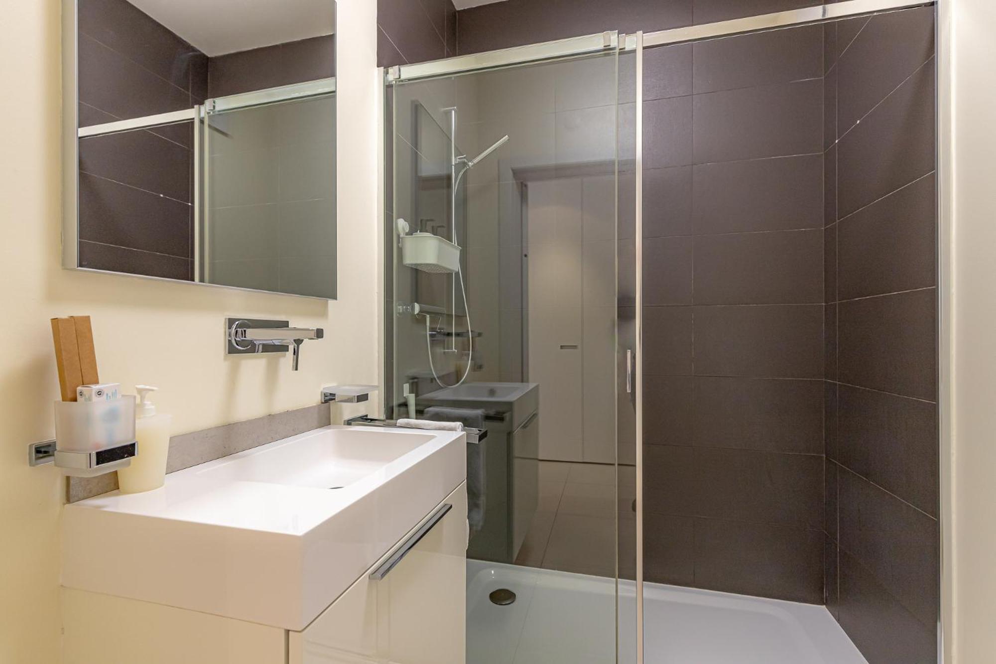 Imperial Of Lugano 3 With A Lake View Behind The Station And 10 Min From The Lake Of Lugano Exterior foto