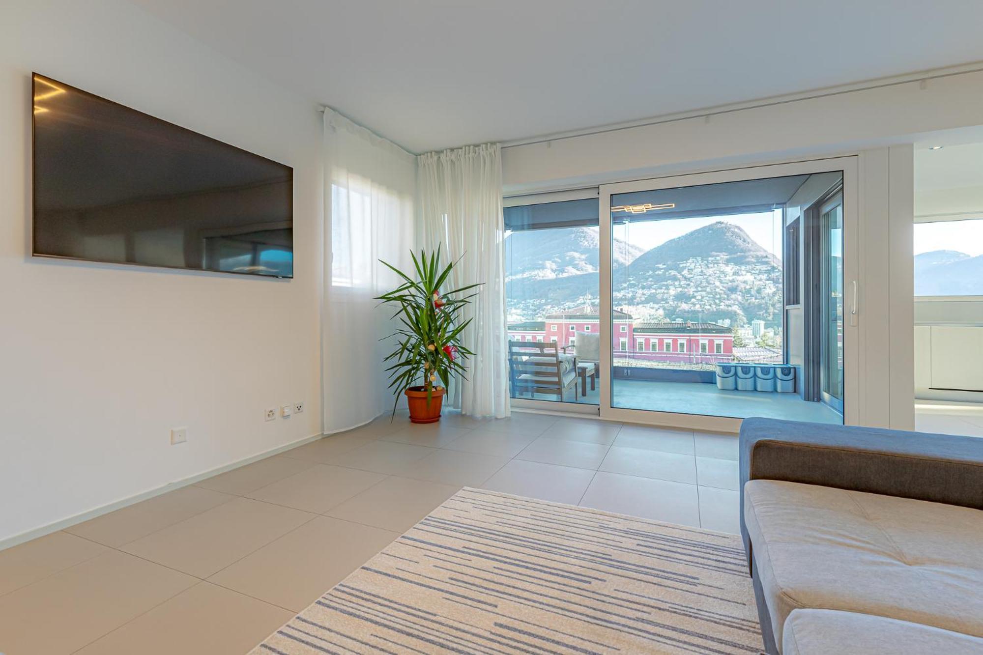 Imperial Of Lugano 3 With A Lake View Behind The Station And 10 Min From The Lake Of Lugano Exterior foto